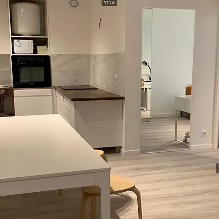 Newly Renovated Ready To Welcome *